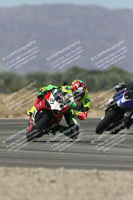 media/Oct-13-2025-Moto Forza (Mon) [[a66d839500]]/3-B Group/Session 3 (Turn 16)/